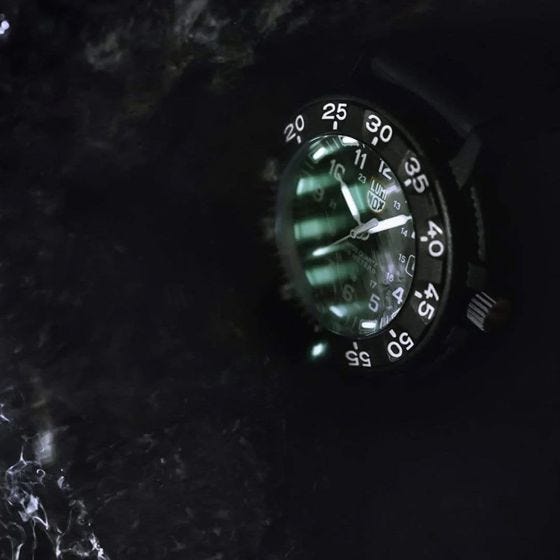 Luminox Original Navy SEAL Diver Watch 43mm Black/White Dial Black Rubber Strap